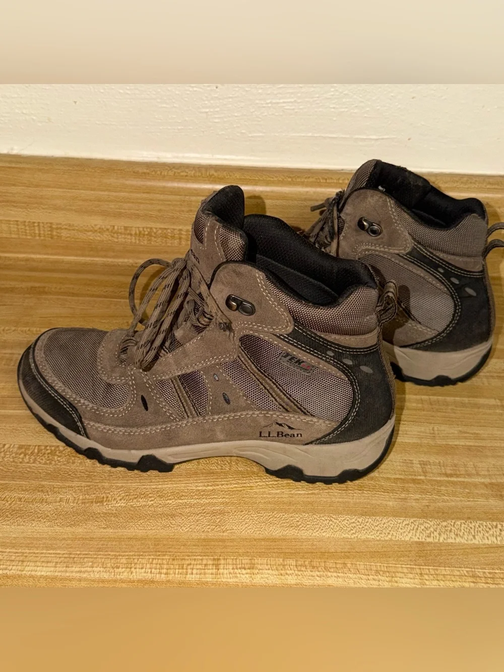 L.L. Bean Men's size 7.5 Trail Mid-Height Hiking Boots shoes outdoors